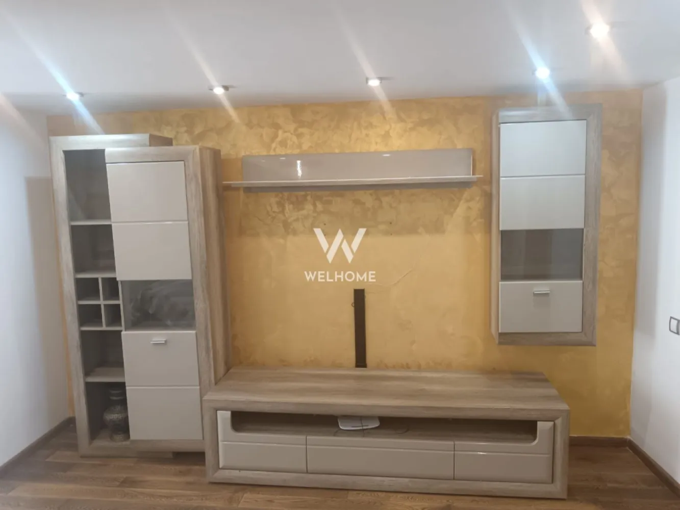 Casă individuală cu 2 apartamente separate, teren 650 mp, garaj și terasă