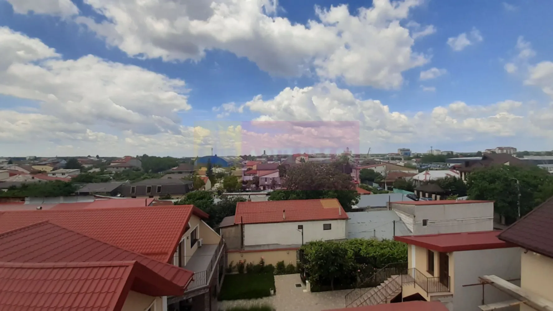 Două Etaje în Vilă în zona Voluntari de Închiriat