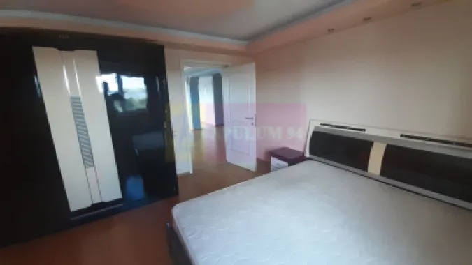 Două Etaje în Vilă în zona Voluntari de Închiriat