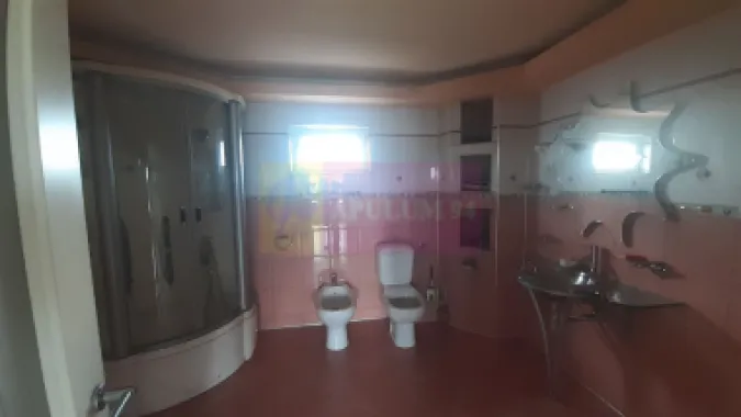 Două Etaje în Vilă în zona Voluntari de Închiriat