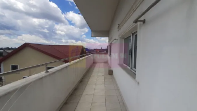 Două Etaje în Vilă în zona Voluntari de Închiriat