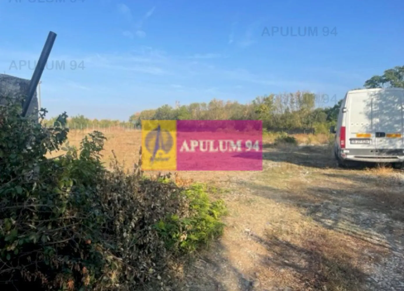 Teren Prelungirea Ghencea- sectorul 6. - Compania imobiliara Apulum94 va propune un teren situat in zona Prelungirea Ghencea, in apropiere de Cartierul Latin, pe un drum de servitute din strada principala. 
Terenul tine juridic de sectorul 6. Este situat intre case. 
In fata terenului sunt toate utilitatile- curent, gaze, apa, canal. 
Pentru vizionare si mai multe detalii nu ezitati sa ma contactati pe nr 0733683446- Laura Ionescu.