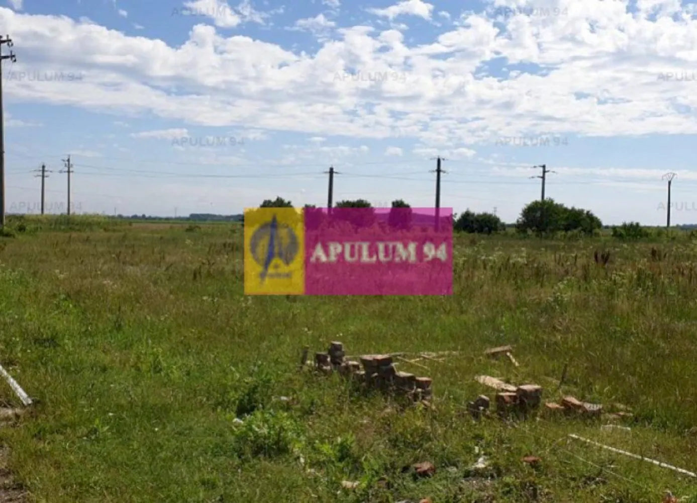Teren aproape de Bucuresti langa padure - Teren de 3820mp intravilan la 10-15 minute de Bucuresti. Accesul la teren se face dinspre si spre Bucuresti prin DN5- Soseaua Giurgiului, cea mai facila intrare in oras. Deschiderea este de 19ml pe o adancime de 200ml. Padurea se afla la 150ml de teren iar DN5- Soseaua Giurgiului este la 700ml de teren. La mica distanta de teren se afla si A0 care are un picior la mai putin de 1km de teren. Zona va suporta o dezvoltare importanta prin dezvoltarea mai multor proiecte rezidentiale de anvergura , la mica distanta se afla o baza sportiva, in zona se construiesc si complexuri rezidentiale dar si case-vile individuale. Urbanism-ul in zona este de P+2 cu 2 retras (sau P+1+M), C.U.T.-ul este de 1 si P.O.T.-ul este de 30%. Centre comerciale in zona avem Lidl la 900ml, MegaImage, Profi si cu siguranta vor mai aparea si altele. Proprietarii au dobandit prin mostenire, in localitate avem cadastru sistematizat. Pentru detalii si informatii nu ezitati sa ma contactati. Daniel, Apulum94.