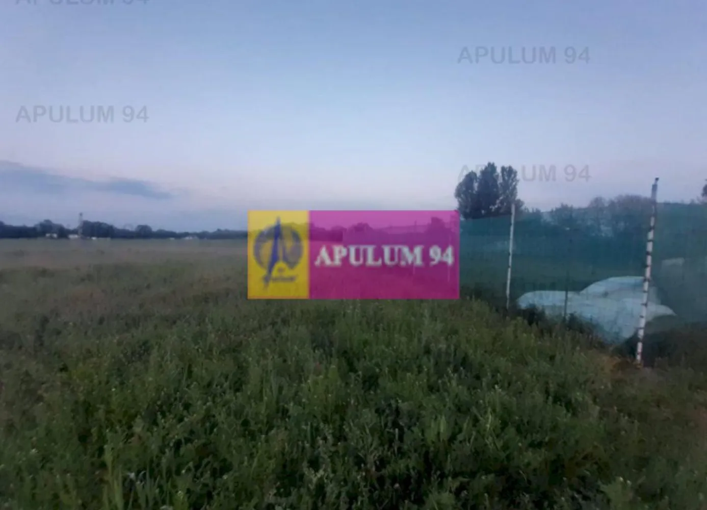 Teren aproape de Bucuresti langa padure