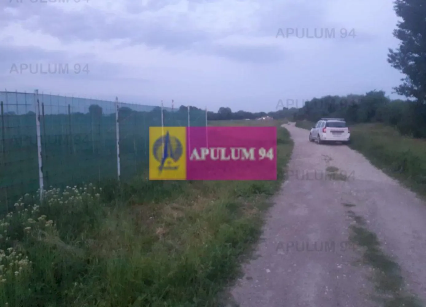 Teren aproape de Bucuresti langa padure