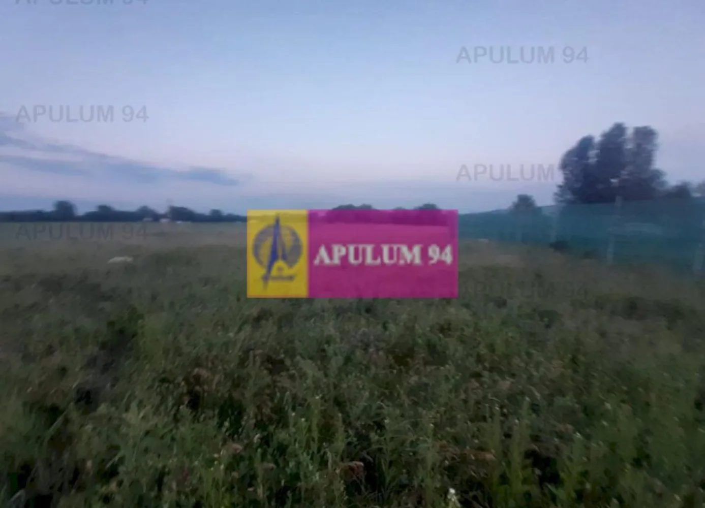 Teren aproape de Bucuresti langa padure