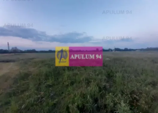 Teren aproape de Bucuresti langa padure