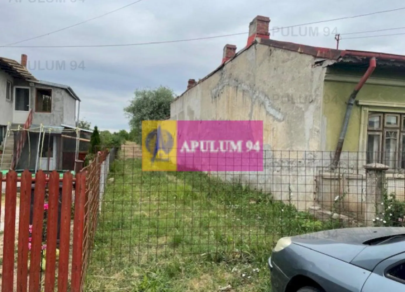 Teren Domnesti- Mega Image. - Compania imobiliara Apulum 94 va propune un teren situat stradal pe Soseaua Alexandru Ioan Cuza, in apropiere de Mega Image Domnesti. 
Terenul are o deschidere stradala de 4,5 ml, iar dupa aproximativ 60 metri se lateste la 13 ml. 
Terenul este racordat la curent, iar apa, gazul si canalizarea sunt in fata terenului. 
Pentru vizionare si mai multe detalii nu ezitati sa ma contactati pe nr 0733683446- Laura Ionescu.