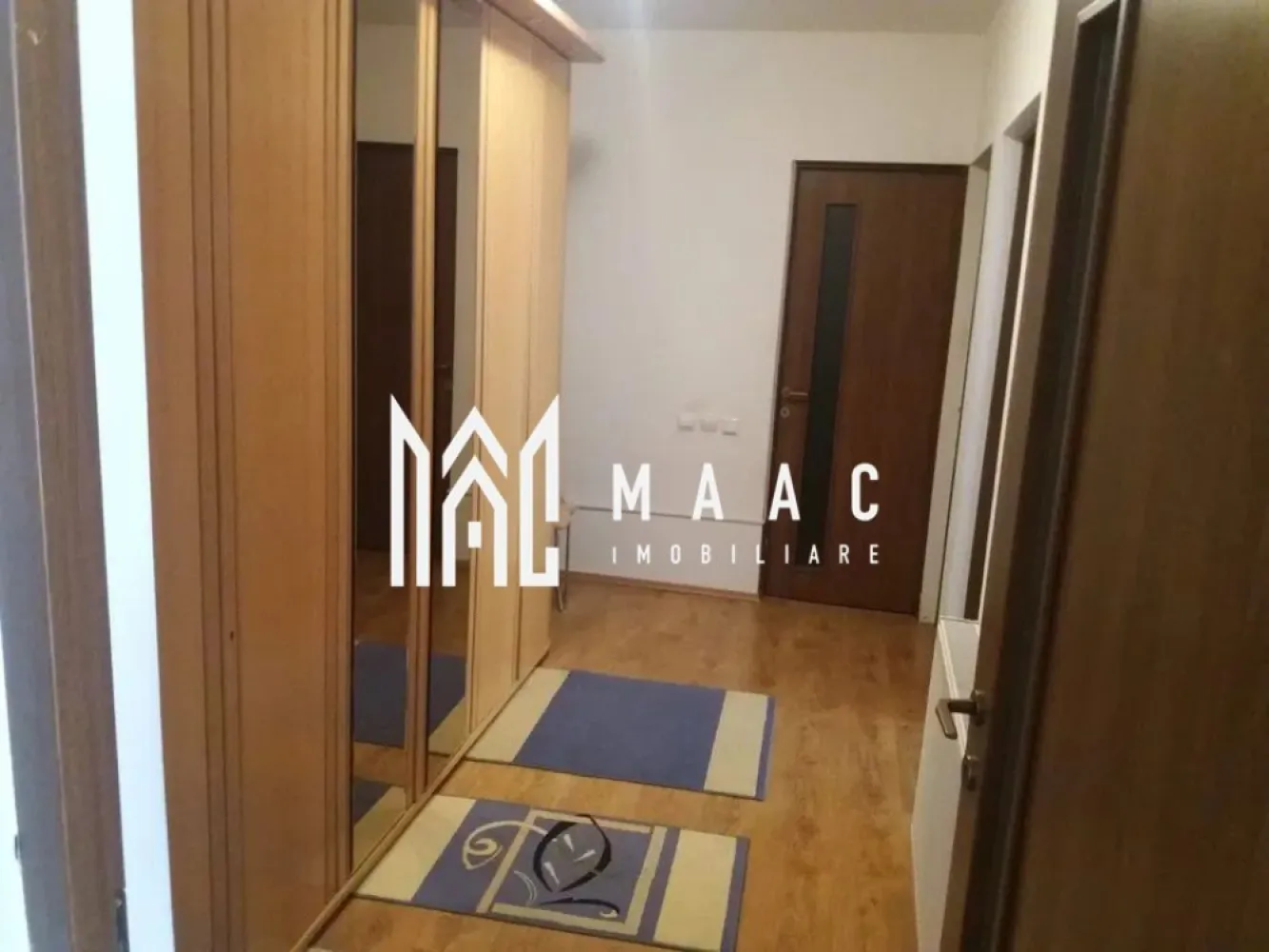 Apartament 3 camere | Parter | 3 balcoane | 100MP | Turnisor - MAAC Imobiliare vă prezintă un apartament cu 3 camere, situat la parter înalt, într-o vilă, în cartierul Turnișor, într-o zonă exclusiv de case, cu acces rapid către Șoseaua Alba Iulia. Caracteristici: Apartament cu 3 camere la vilă Suprafață utilă: 108 mp Parter înalt An construcție: 2011 Posibilitate de recompartimentare Compartimentare: Living de aproximativ 30 mp 2 dormitoare Bucătărie deschisă Baie mare cu cadă 2 holuri 3 balcoane, câte unul pentru fiecare cameră Spații auxiliare și beneficii: Pivniță de 29 mp, ideală pentru depozitare Curte comună Acces auto facil Loc de parcare în curte Dotări: Apartamentul se vinde complet mobilat și utilat Spații bine proporționate, luminoase și aerisite. Localizare și facilități în zonă: Stația de autobuz cu legături către toate zonele orașului În apropiere supermarketuri, școală și grădiniță Acces rapid către zona industrială. Pentru mai multe detalii precizati telefonic ca ati vazut anuntul cu ID: CP2861169 }}