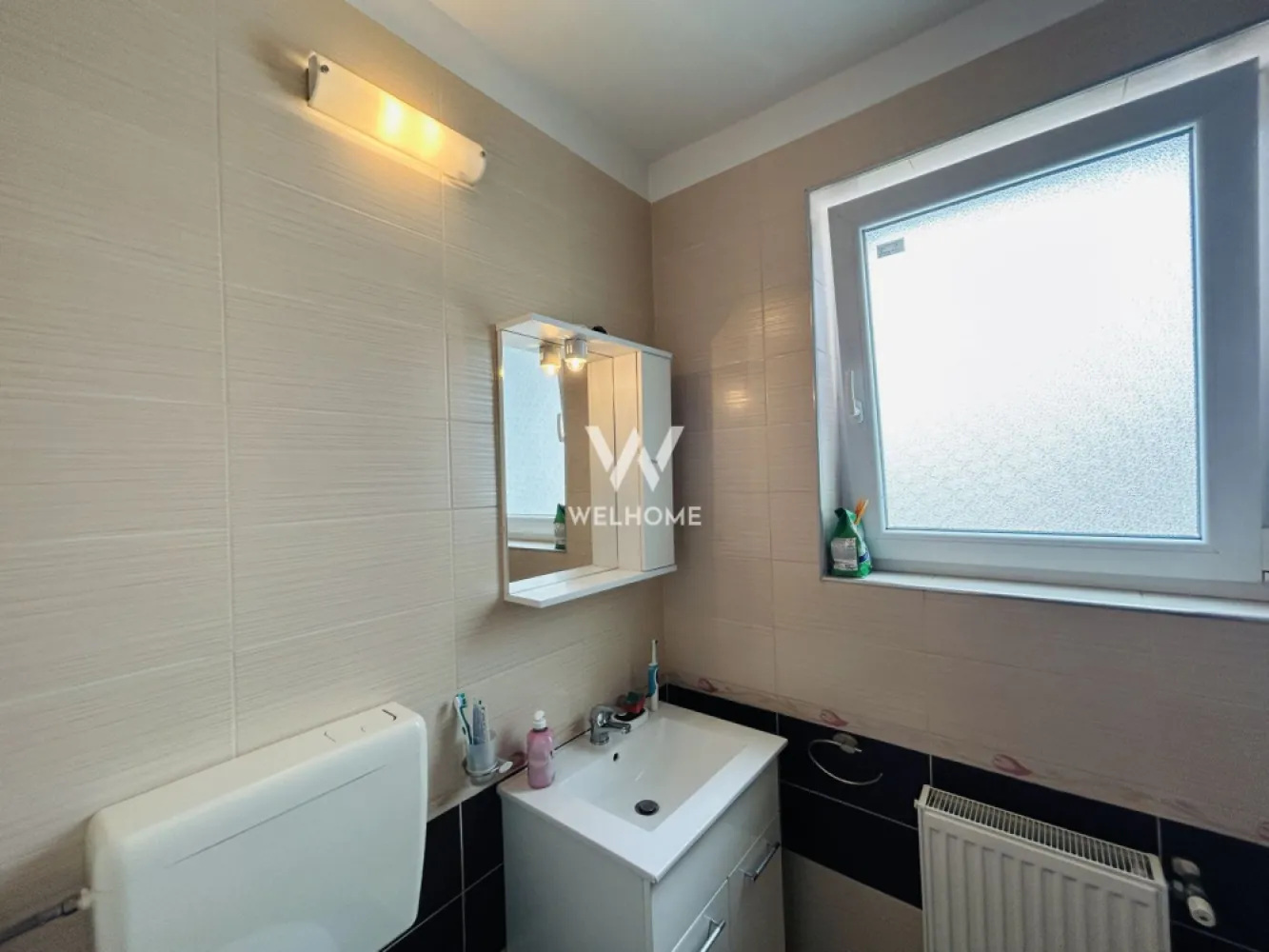 Apartament mobilat, etaj 2, loc de parcare - 48 mp + balcon -