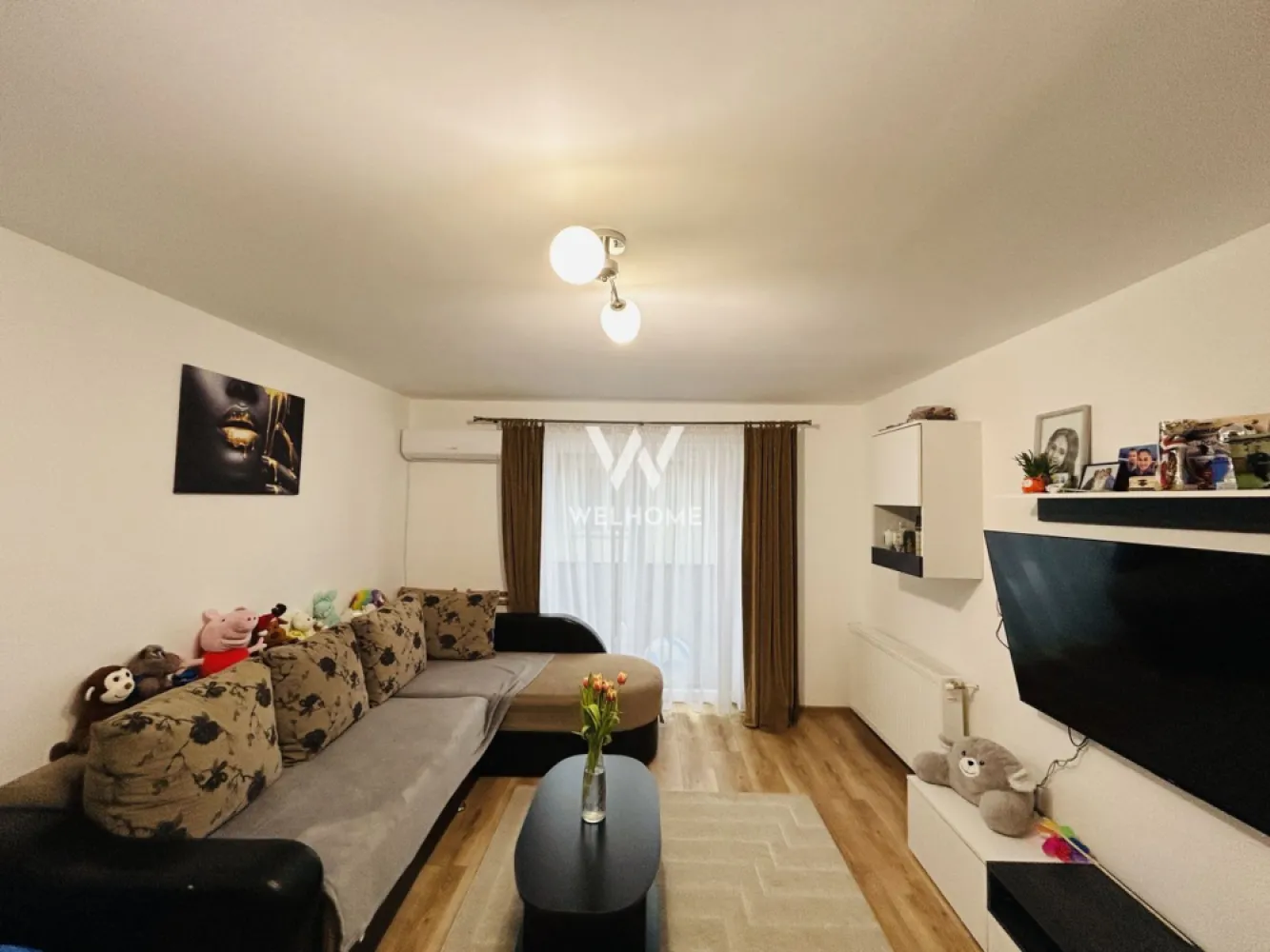 Apartament decomandat, cu 2 camere si 2 balcoane frantuzesti, etaj 2/3