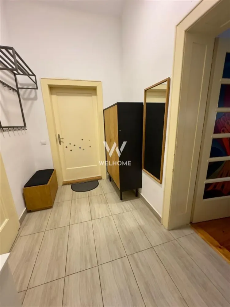 Apartament la casă renovat complet, 76 mp, pod mansardabil și terasă