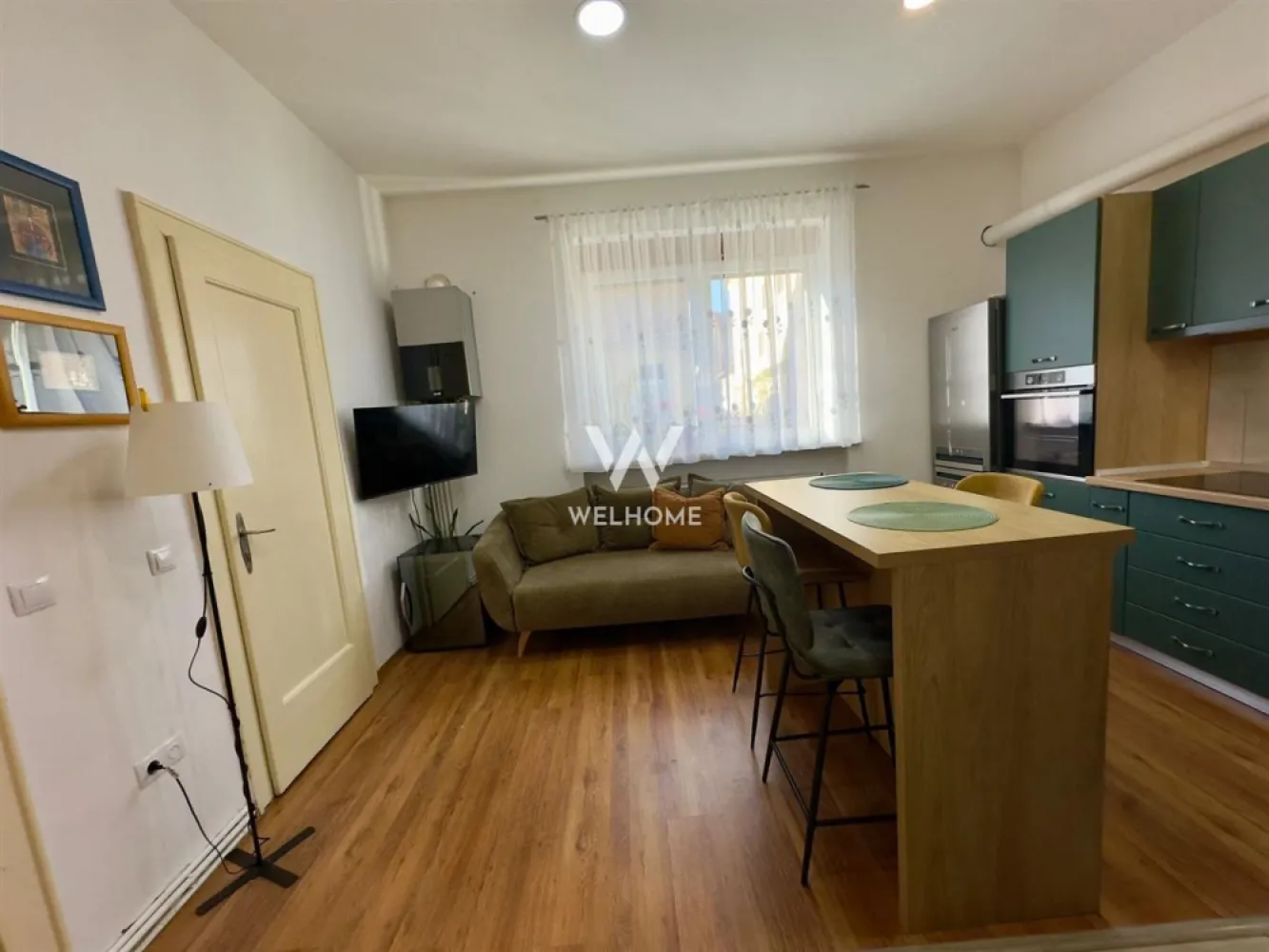 Apartament la casă renovat complet, 76 mp, pod mansardabil și terasă