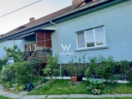Apartament la casă renovat complet, 76 mp, pod mansardabil și terasă