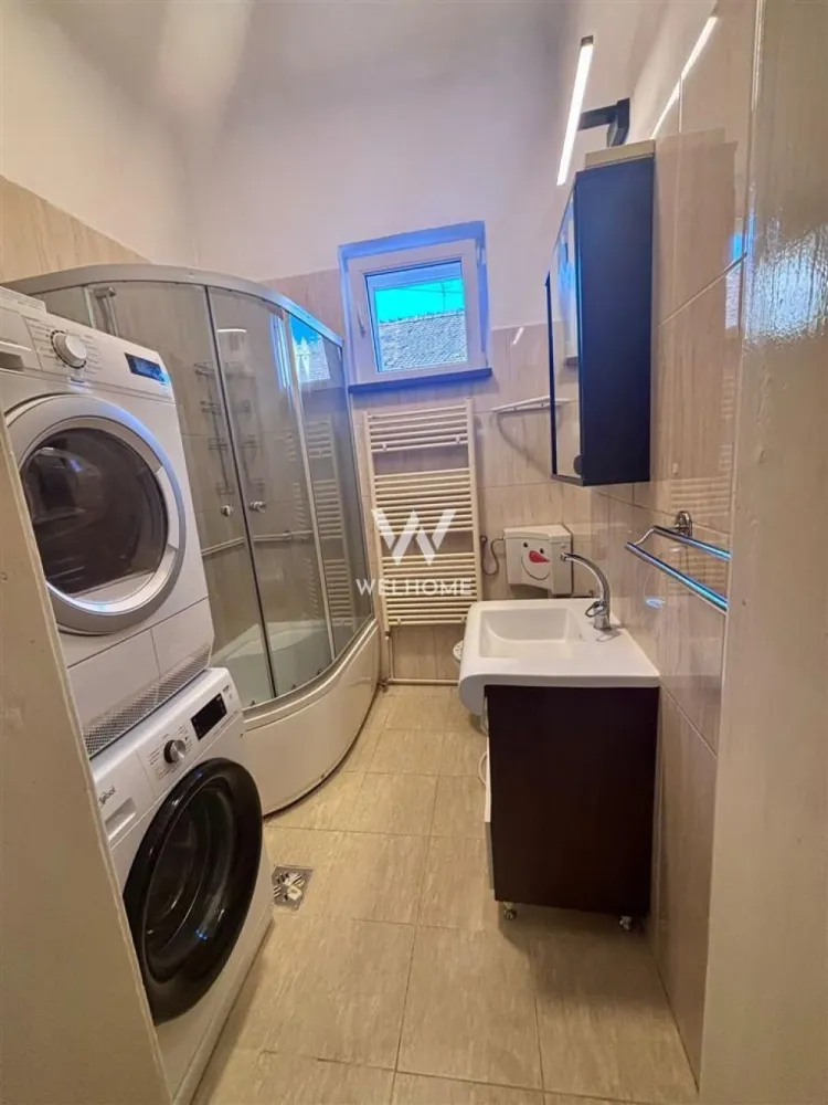 Apartament la casă renovat complet, 76 mp, pod mansardabil și terasă