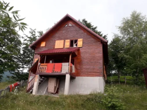 Cabană, 3 dormitoare, Arieseni, vedere panoramică. 75 000 E (neg)