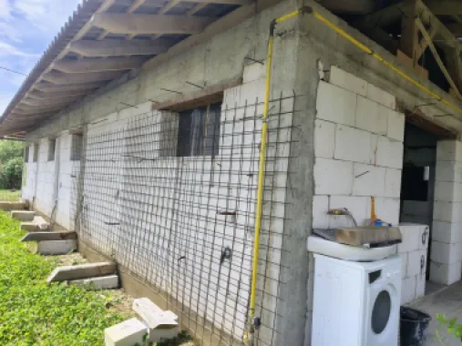 Casă la roșu, – Oradea, str. Caișilor. 175 000 E . Comision 0