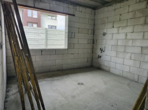 Casă la roșu, – Oradea, str. Caișilor. 175 000 E . Comision 0