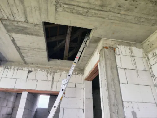 Casă la roșu, – Oradea, str. Caișilor. 175 000 E . Comision 0
