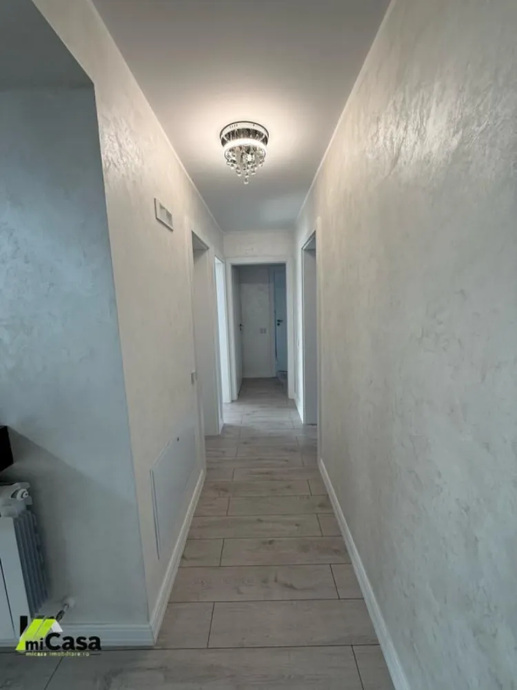 Casă cu 3 camere, garaj și curte în Galați, zona Metro.