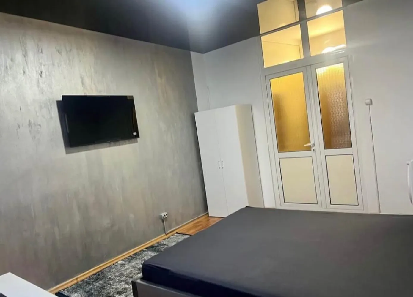 Apartament 1 camera, micro 40 - Apartament 1 camera, Parter, Micro 40
- mobilat si utilat
- 21 mp utili
- 1 dormitor
- un grup sanitar
- aflat la parter 
- 1 boxa la subsol
Vecinatati: Shopping City, Lidl, Kaufland, Liceul Teoretic Mircea eliade, Liceul Dumitru Motoc