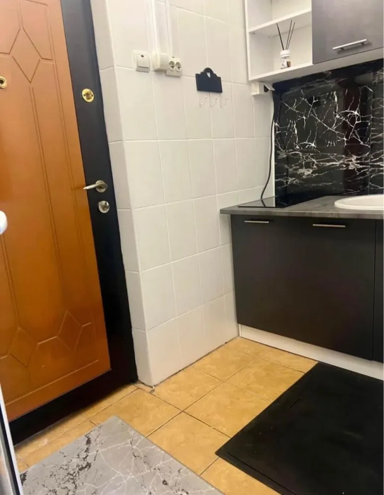 Apartament 1 camera, micro 40 - Apartament 1 camera, Parter, Micro 40
- mobilat si utilat
- 21 mp utili
- 1 dormitor
- un grup sanitar
- aflat la parter 
- 1 boxa la subsol
Vecinatati: Shopping City, Lidl, Kaufland, Liceul Teoretic Mircea eliade, Liceul Dumitru Motoc