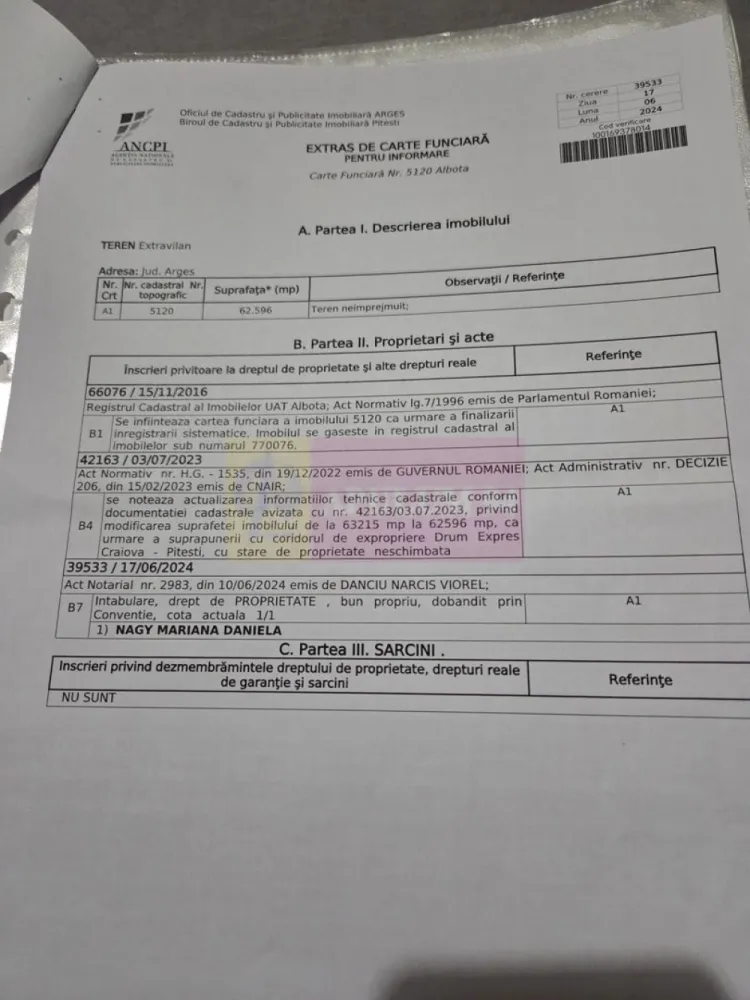 9,4 ha teren lângă DEx12 Pitești | 2,85 €/mp | loturi sau pachet - Teren agricol situat în Albota, in apropiere de Drumul Expres Craiova–Pitești (DEx12).
Proprietatea este formată din două terenuri extravilane cu cărți funciare separate. Se pot cumpăra individual sau împreună.
Suprafață totală disponibilă
94.227 mp (aprox. 9,4 ha)

Structura proprietății :

Teren 1
62.596 mp
Preț: 2,95 €/mp
Preț total: 184.650 €

Teren 2
31.631 mp
Preț: 3,10 €/mp
Preț total: 98.056 €

Achiziție pachet integral
94.227 mp
Preț: 2,85 €/mp
Preț total: 268.500 €

Date tehnice :

- teren extravilan
- categorie folosință: arabil
- acces din drum de exploatare
- cărți funciare individuale
- fără sarcini în cartea funciară

Localizare :

Proprietatea se află în zona agricolă a comunei Albota, cu acces rapid către Pitești și în imediata apropiere a Drumul Expres Craiova–Pitești (DEx12).

Loturile de teren se pot vinde individual sau împreună.

Documentația cadastrală completă este disponibilă pentru verificare.