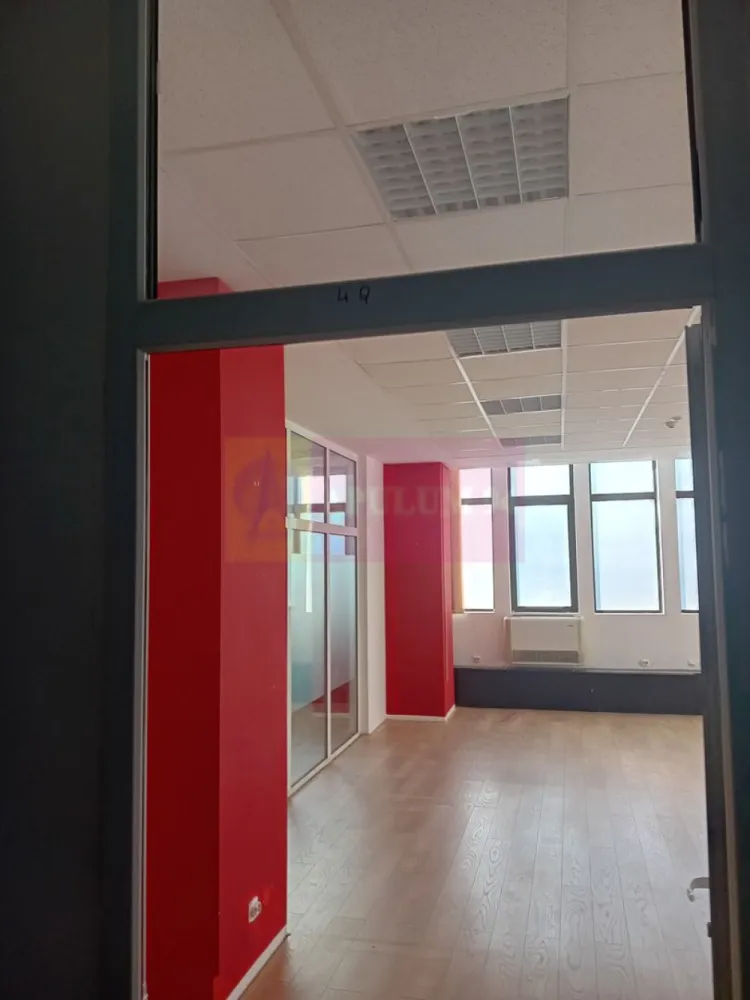Spatii Birouri Sector 2 Arena Națională x Vatra Luminoasa - Apulum 94 va ofera spre inchiriere spatii de birouri/ comerciale intr-o cladire multifunctionala, cu destinatie birouri, spatii productie, in zona Vatra Luminoasa X Arena Nationala. 

Suprafața disponibilă este flexibilă. Compartimentarea se adaptează în funcție de cerințele chiriașului și de disponibilitatea din clădire. Suprafață minimă închiriabilă: 30 mp. Etajele permit atât configurații open space, cât și birouri compartimentate.

Clădirea dispune de:
– toate utilitățile
– două intrări separate
– lifturi
– parcare
– pază și administrare
– acces facil la transport public, tramvai și metrou
– centre comerciale, restaurante și servicii în proximitate

Chirie: 9,5 euro/mp/lună + TVA
Cheltuieli de mentenanță: 7,5 euro/mp/lună + TVA
Total 17 euro/mp + TVA - toate utilitatile incluse

Cheltuielile de mentenanță includ costurile aferente spațiilor comune și administrării clădirii. Utilitățile se facturează separat, conform consumului.

Parcarea este disponibilă pe bază de abonament.

Se solicită garanție echivalentul a două luni de chirie.
Pentru info disponibiliate spatii, contactati-ne. 

Office & Commercial Spaces for Rent – Sector 2, Arena Națională x Vatra Luminoasă

Apulum 94 offers office and commercial spaces for rent in a multifunctional building located in the Vatra Luminoasă x Arena Națională area. Ideal for office use, light production, or other business activities.

Up to 1,500 sqm per floor

Modular layout based on tenant requirements and current availability

Minimum leasable area: 30 sqm

Open-space configuration

Full utilities access

Two separate building entrances

On-site parking

Security services

Three elevators per floor
