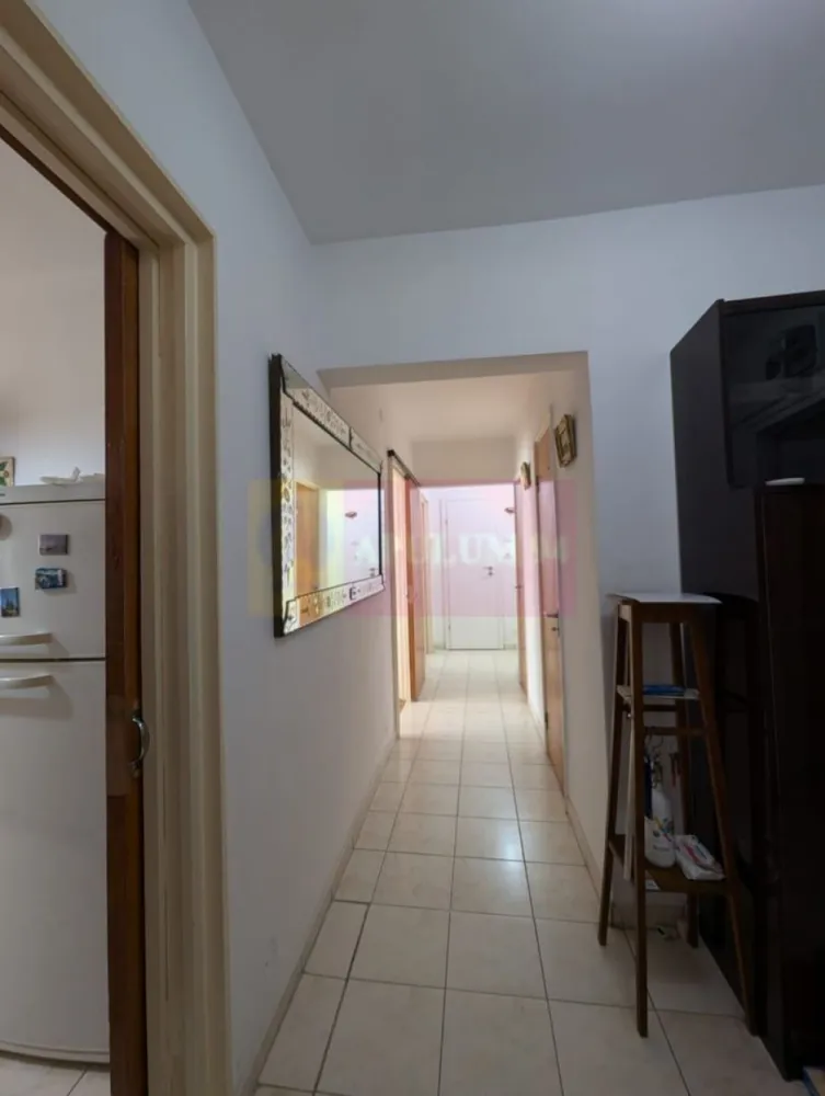 Ap 3 camere decomandat., Pta Sudului, Obregia - Agentia Imobiliara Apulum 94, va ofera 
Vanzare ap 3 cam decomandat, etj 3 din 10 ,ap este pe mijloc,calduros iarna ,racoros vara, este curat si bine intretinut,liniste si multa verdeata.
In apropiere se afla scoli,liceu piata 10 min pana la Sun Plaza,metrou Piata Sudului, statia de autobuz este in fata blocului.
Se vinde complet mobilat si utilat gata pt a fi locuit sau investitie.