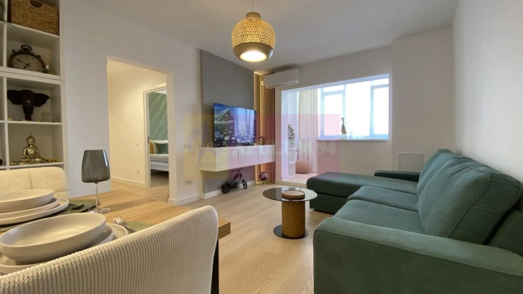 PANDURI-13 SEPTEMBRIE Apartament FINISAJE PREMIUM - Agentia Imobiliara Apulum 94, va ofera spre vanzare
Apartament cochet,complet renovat si utilat langa hotel Mariott.
Nelocuit de la renovare...totul nou!
Acesta este bine conectat la metrou si mijloacele de transport in comun