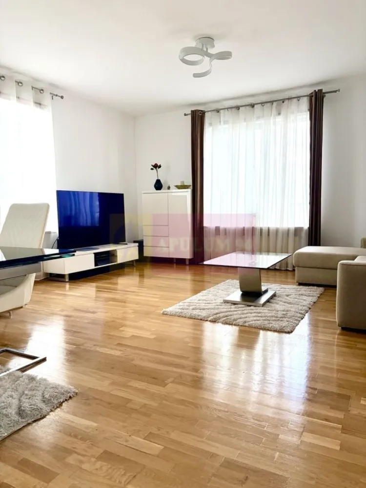 Apartament 2 camere Asmita Garden - Agentia Imobiliara Apulum 94,
Vinde apartament 2 camere in complexul rezidential Asmita Gardens, situat la doar cateva minute de statia de metrou Mihai Bravu.

Apartamentul este decomandat, cu bucatarie open space, are o suprafata utila de 59 mp si o suprafata totala de 82 mp, incluzand terasa generoasa. Este situat la etajul 15 din 17 si beneficiaza de o vedere panoramica spectaculoasa catre Bd. Mihai Bravu si Delta Vacaresti.

Imobilul este construit in anul 2010 si beneficiaza de foarte buna izolare termica.

Apartamentul a fost recent renovat si se vinde complet mobilat si utilat, cu mobilier realizat la comanda si electrocasnice incorporate, fiind pregatit pentru mutare imediata.

Dotari si beneficii:
• sistem de aer conditionat centralizat in fiecare camera 
• centrala proprie a imobilului 
• contorizare individuala completa 
• spatii vitrate ample si lumina naturala din abundenta 
• paza si receptie 24/7 
• sala de fitness si piscina in cadrul complexului 

Loc de parcare subteran disponibil separat la pretul de 18.000 euro.