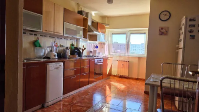 Apartament 4 camere, Decebal zona Metrou Piata Muncii