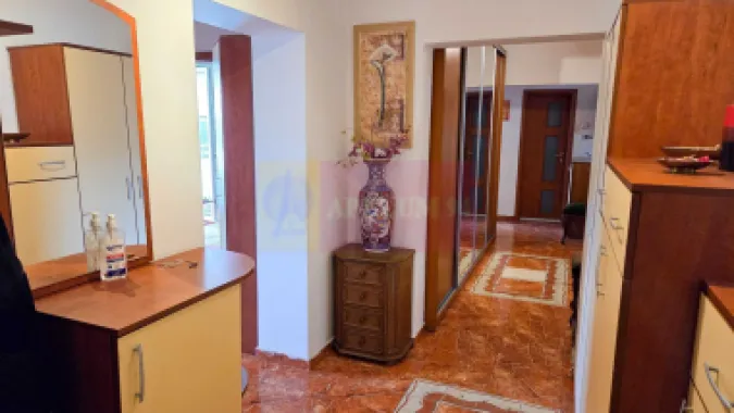 Apartament 4 camere, Decebal zona Metrou Piata Muncii