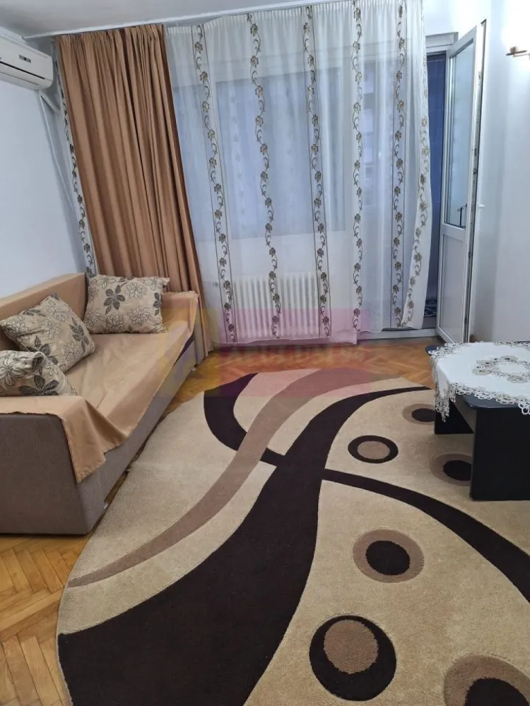 Apartament de vânzare – 2 camere, semidecomandat – Calea Giulești - Agentia Imobiliara Apulum 94, va ofera spre vanzare
Apartament – 2 camere, semidecomandat – Calea Giulești

 Locație excelentă!
Etaj 4/8, situat vis-a-vis de stația tramvaiului 11/44 – George Vâlsan.

Acces rapid către zonele importante:
• 2 stații până la Podul Grant
• Aproximativ 15 minute de mers pe jos până la metrou Crângași
În apropiere de numeroase instituții de învățământ: creșe, grădinițe, școli, licee
Apropiere față de supermarketuri mari precum: Carrefour, Auchan, Lidl
Biserică vis-a-vis

Apartamentul este utilat și pregătit pentru mutare, oferind confortul necesar pentru locuit.

Ideal pentru:
• familie tânără
• cuplu

Preț: 85.000 Euro negociabil