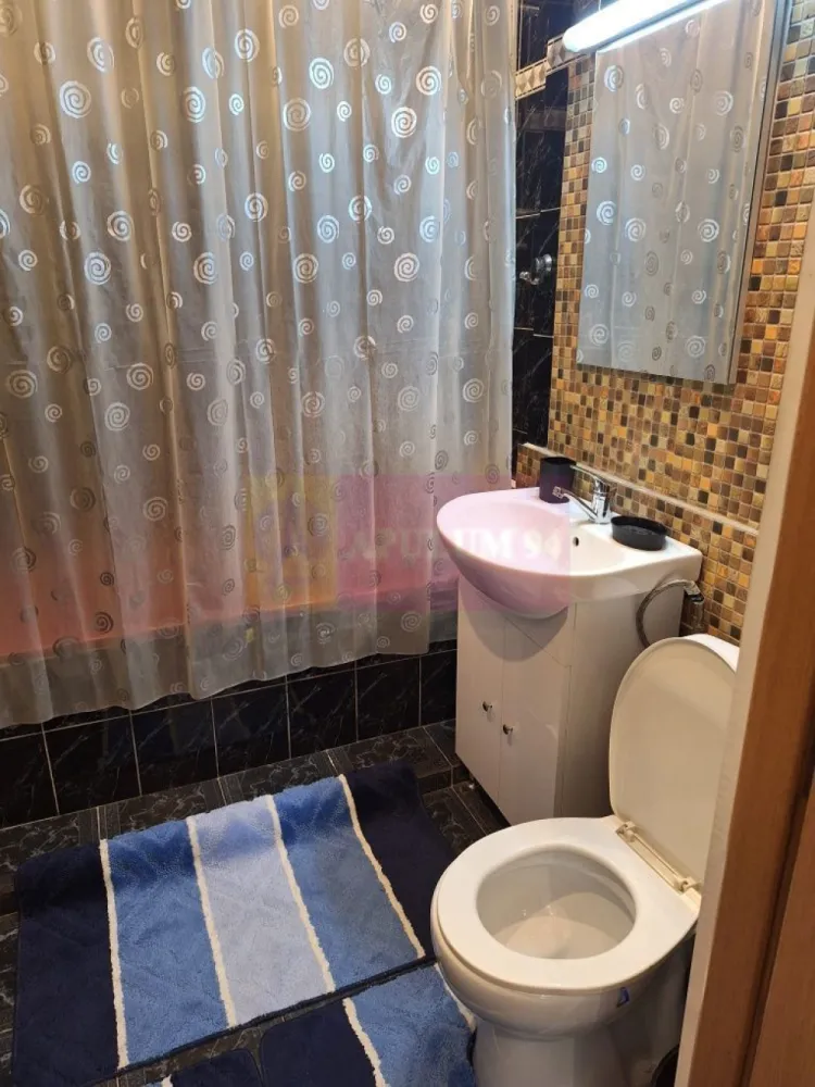 Apartament de vânzare – 2 camere, semidecomandat – Calea Giulești - Agentia Imobiliara Apulum 94, va ofera spre vanzare
Apartament – 2 camere, semidecomandat – Calea Giulești

 Locație excelentă!
Etaj 4/8, situat vis-a-vis de stația tramvaiului 11/44 – George Vâlsan.

Acces rapid către zonele importante:
• 2 stații până la Podul Grant
• Aproximativ 15 minute de mers pe jos până la metrou Crângași
În apropiere de numeroase instituții de învățământ: creșe, grădinițe, școli, licee
Apropiere față de supermarketuri mari precum: Carrefour, Auchan, Lidl
Biserică vis-a-vis

Apartamentul este utilat și pregătit pentru mutare, oferind confortul necesar pentru locuit.

Ideal pentru:
• familie tânără
• cuplu

Preț: 85.000 Euro negociabil