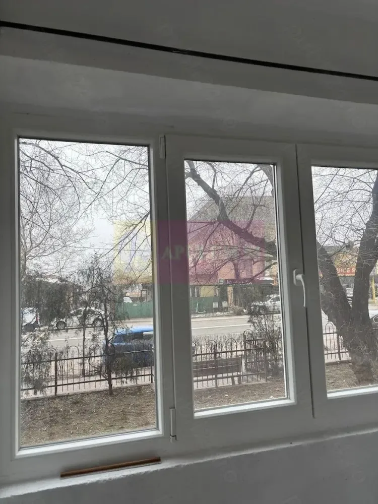 Garsonieră renovată de vânzare Vitan, zona Stadion Olimpia - Agentia Imobiliara Apulum 94, va ofera spre vanzare
Garsonieră situată în cartierul Vitan, în apropiere de Stadionul Olimpia, amplasată la parter.
Locuința este semidecomandată, renovată și are o suprafață utilă de 28,30 mp, la care se adaugă o logie închisă cu termopan de 2,62 mp.
Garsoniera se vinde semiutilată și semimobilată, fiind dotată cu:
frigider
mașină de spălat rufe
aragaz
Proprietatea este potrivită atât pentru locuit, cât și pentru investiție (închiriere).
