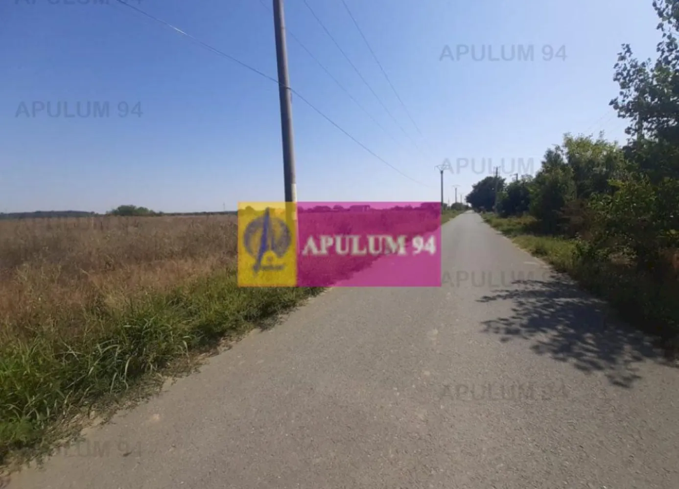 Teren pentru case in 1 Decembrie - Va propun spre cumparare un teren de 1300mp cu front stradal de 11 metri la strada Fagului (strada asfaltata unde avem si gaze si curent electric). Terenul este la 700ml de padure si la 7 minute de mers pe jos de magazinul Lidl din centrul localitatii. Accesul la mijloace de transport este foarte usor, practic la doua strazi de statia de autobuz (418 si 465 ambele cu capat de linie la metrou Eroii Revolutiei - aproximatix 20-25 de minute). Centre comerciale avem afara de Lidl si Mega Image si Profi tot in localitate, la 2 km de teren este raul Arges, se ajunge destul de usor la Comana de aici si spre vama cu Bulgaria, deasemenea oriunde in Bucuresti si in tara deoarece avem in imediata apropiere linia de viteza A0 care are cale de acces in localitatea noastra. Terenul este mare, 1300mp, se poate imparti in doua deoarece are front stradal la ambele capete la strazi care figureaza in acte, strada Fagului este asfaltata si utilata, iluminata stradal si salubrizata iar strada Piersicilor la care avem acces pe latura ce da spre padure nu este inca amenajata, avem drum de pamant dar este practicabil in orice sezon. Documentele sunt la zi si pretul este sub media din zona deoarece se vinde un teren cu acces din strada principala. Pentru detalii si vizionari nu ezitati sa contactati agentul, Daniel, Apulum94.