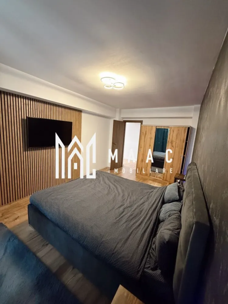Apartament 3 Camere | Decomandat | Etaj 1 | Turnișor - MAAC Imobiliare vă propune spre vânzare un apartament modern și elegant, situat în cartierul Turnișor, într-un imobil construit în anul 2012, prevăzut cu lift.

Caracteristici principale

 suprafață utilă de 76 mp
 compartimentare decomandată
 etaj 1 într-un imobil cu lift
 living spațios și luminos
 2 dormitoare generoase
 balcon închis
 hol bine organizat

Compartimentare și dotări

 bucătărie complet amenajată și utilată
 baie modernă cu finisaje de calitate
 aer condiționat
 mobilier modern
 apartament renovat
 spații generoase și foarte bine întreținute

Localizare și avantaje

 situat într-o zonă liniștită din Turnișor
 parc și spații verzi în apropiere
 acces facil către magazine, școli și mijloace de transport
 imobil bine întreținut, construit în 2012

Beneficii

 ideal pentru familie
 potrivit atât pentru locuit, cât și pentru investiție
 se predă complet mobilat

 Pentru mai multe detalii și programarea unei vizionări, vă rugăm să ne contactați și să menționați ID-ul proprietății: CP3089221.