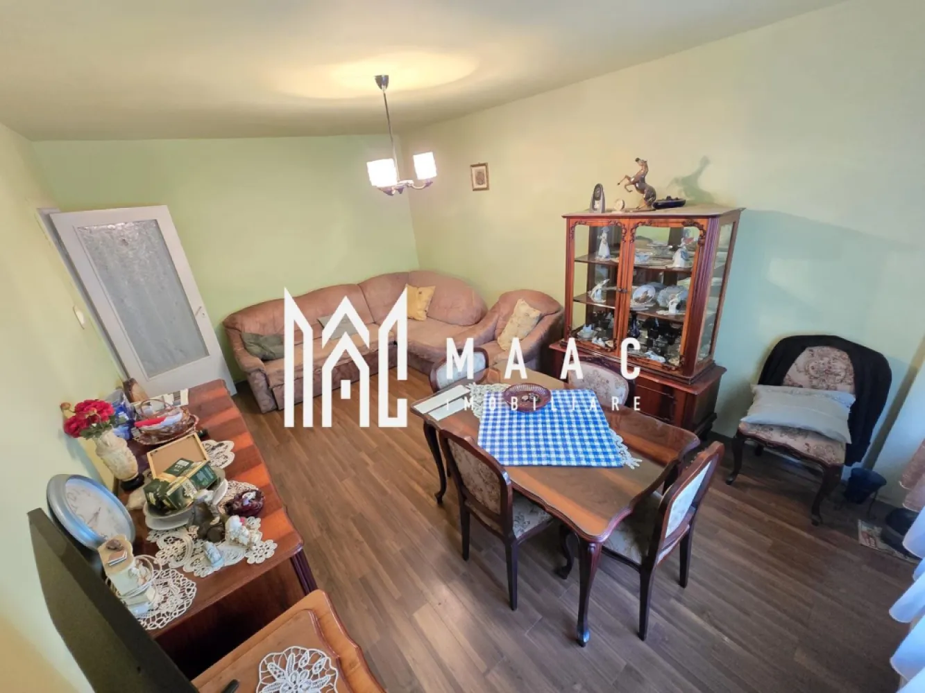 Apartament 3 camere decomandate 2 bai Zona Strand