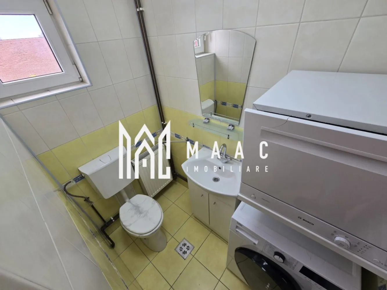 Apartament 3 camere decomandate 2 bai etaj 3 Zona Terezian