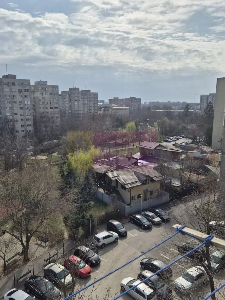 Apartament decomandat, cu 2 camere Lujerului, metrou - Agentia Imobiliara Apulum 94, va ofera un
Apartament de vanzare in zona Lujerului, Militari, la 10 minute, pe jos, de statia de metrou Lujerului. 
Este situat la 5 min, pe jos, fata de 2 gradinite, Scoala nr 117, foarte aproape de Universitatea Politehnica, mall-urile Plaza si Afi Cotroceni si multe alte zone de interes. 
Are vedere in fata blocului, , cat si in spatele blocului, cu o priveliste frumoasa. 
Apartamentul dispune de contor individual de gaze.
Este situat la etajul 6 din 10. 
Blocul este inclus în Programul Local de Reabilitare Termică al Sectorului 6. 
Apartamentul are cadastru, intabulare, toate actele la zi.
In prezent este inchiriat.