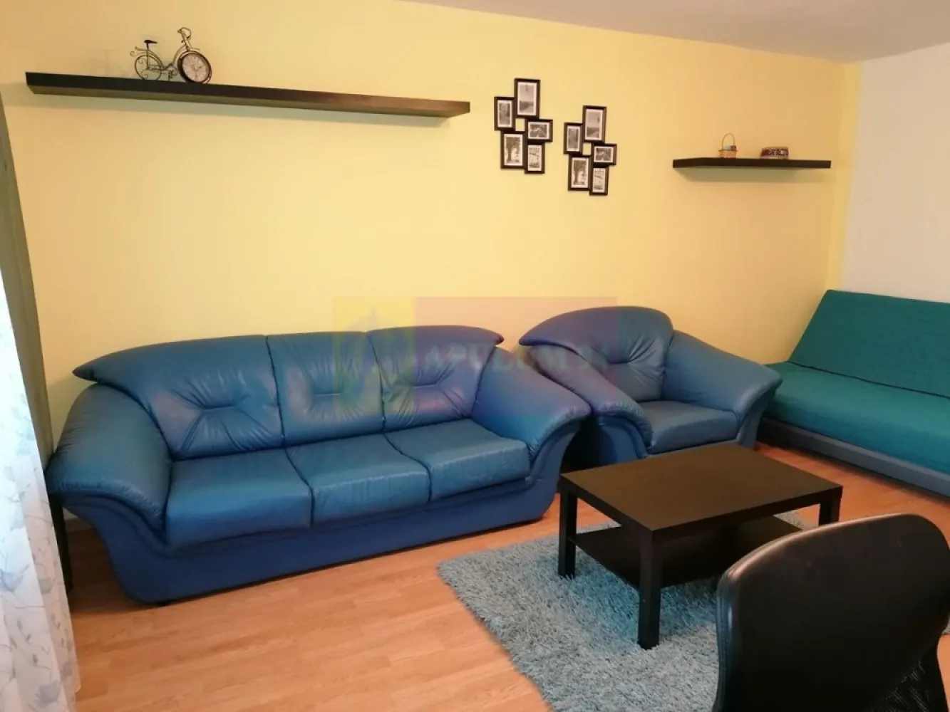 Garsoniera , Virtutii, Militari - Agentia Imobiliara Apulum 94
Va ofera spre vanzare Garsoniera, intr-un bloc din anul 1990, cu o suprafata de 39 m2, aflat la doar 5 minute distanta de statia de autobuz si tramvai 41.
Imobilul se afla la etajul 1/4 orientat spre sud est, cu vedere pe fata blocului , 1 baie, 1 balcon, incalzirea se realizeaza prin termoficare. In apropiere gasiti statia de tramvai 41, autobuz, parcuri, Mall-uri, restaurante, gradinite, scoli.