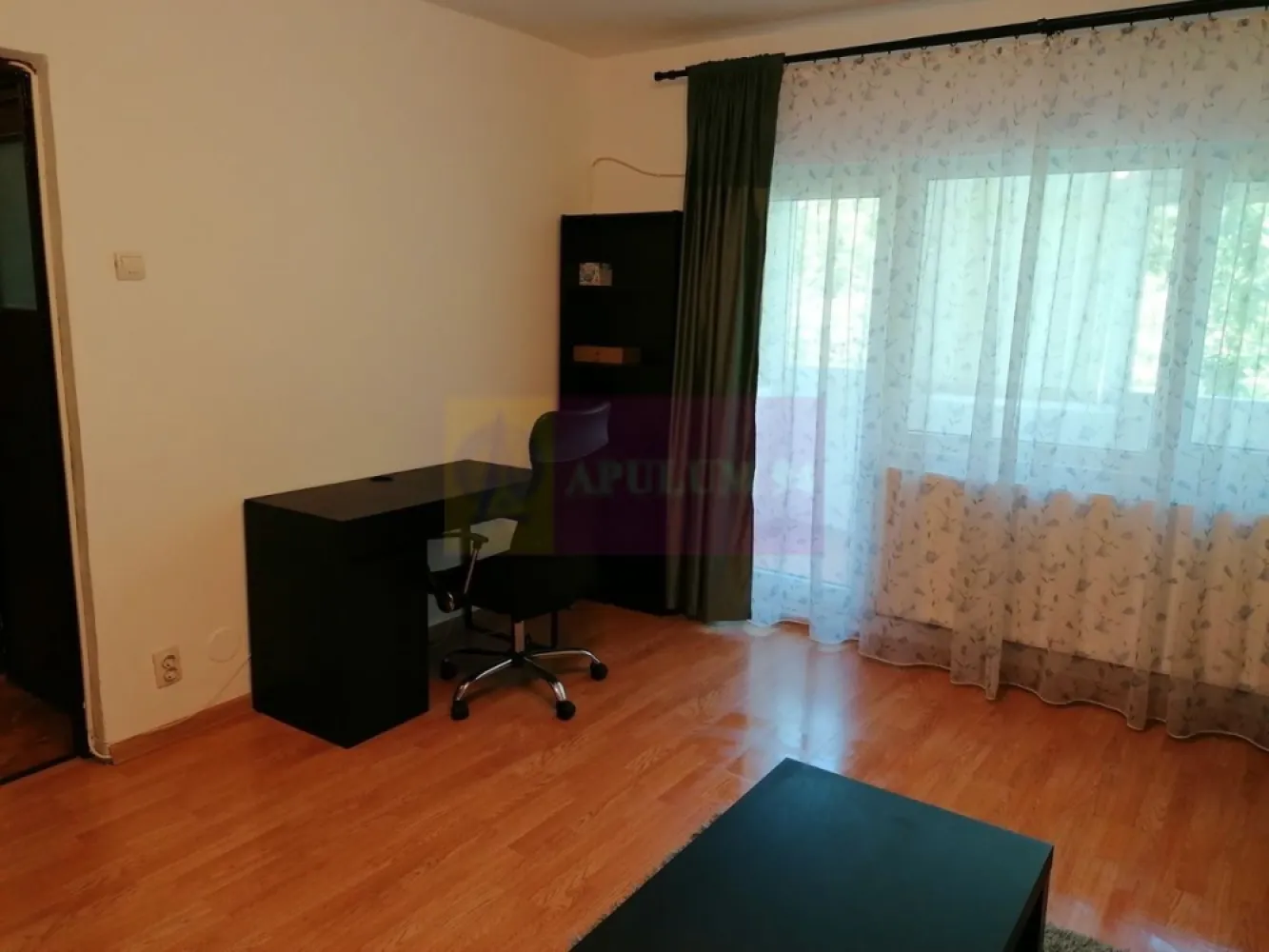 Garsoniera , Virtutii, Militari - Agentia Imobiliara Apulum 94
Va ofera spre vanzare Garsoniera, intr-un bloc din anul 1990, cu o suprafata de 39 m2, aflat la doar 5 minute distanta de statia de autobuz si tramvai 41.
Imobilul se afla la etajul 1/4 orientat spre sud est, cu vedere pe fata blocului , 1 baie, 1 balcon, incalzirea se realizeaza prin termoficare. In apropiere gasiti statia de tramvai 41, autobuz, parcuri, Mall-uri, restaurante, gradinite, scoli.