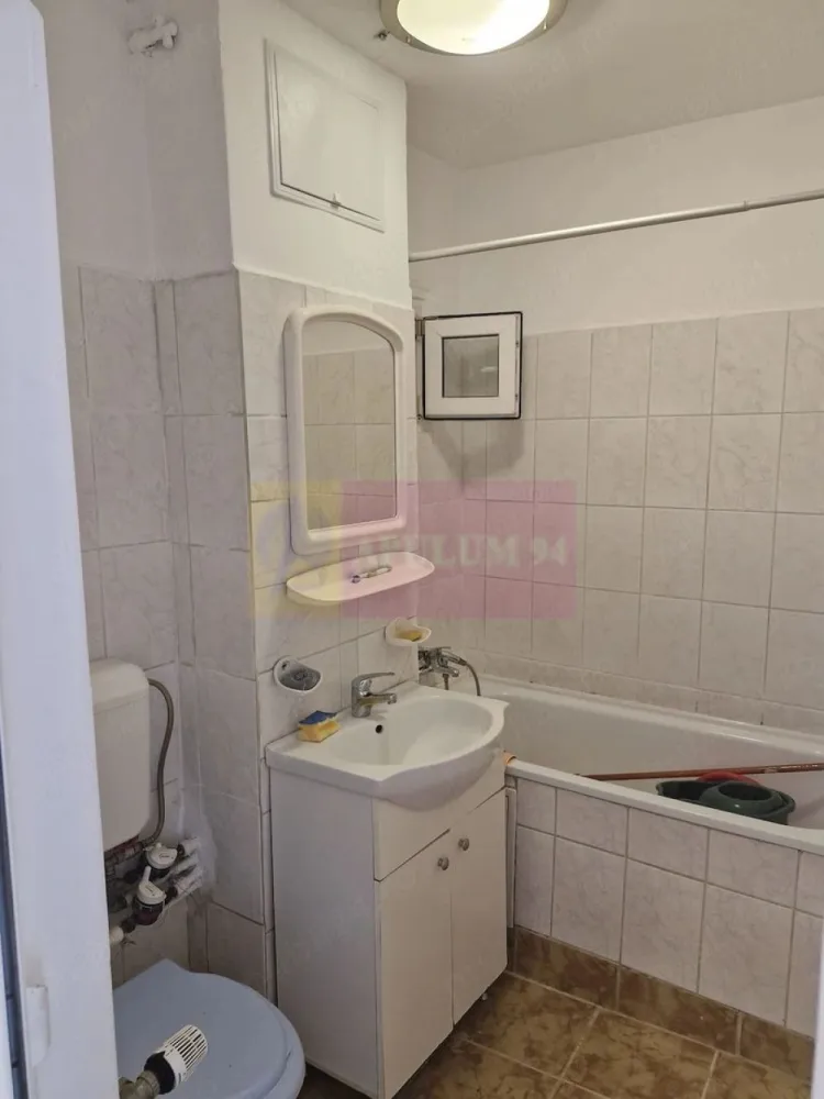 Garsoniera 5 min metrou Dristor pe Mihai Bravu - Agentia Imobiliara Apulum 94 vinde
Garsoniera la 5 minute metrou Dristor, pe Sos Mihai Bravu , etaj 6 10, decomandata, vedere spate nu se aude zgomotul traficului rutier, proaspat zugravita, parchet nou, geamuri si usi termopan, usa metalica geam la baie, balcon inchis cu termopan
aer condiționat,
Bloc din 1980, mixt si izolat termic. intrarea în scară direct din bulevard
Este soare dupa amiaza
5 min metrou Dristor
10 min parc IOR
15 min Park Lake
ideal investitie