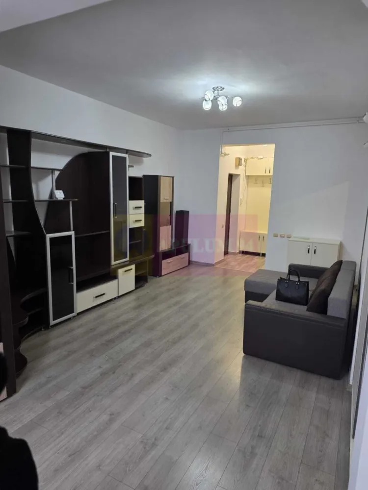 Apartament 2 camere, mobilat Drumul Taberei, Valea Doftanei, Brancusi - Agentia Imobiliara Apulum 94 va ofera spre vanzare
Apartament 2 camere in Cartierul ANL Brancusi , drumul Valea Doftanei

Locuinta are o suprafata generoasa, 47,5 mp , tamplarie PVC cu geam termopan.

Apartamentul este pozitionat la etajul 1 al unui bloc cu 4 niveluri, constructie 2008, bloc amplasat in zona Valea Doftanei langa parcul Anl Barncusi.

Locuinta beneficiaza de centrala termica de apartament, se vinde complet mobilat si utilat(vezi foto).
 Mobilierul facut pe comanda, dressing, mobilier bucatarie, dormitor, living. 

Contorizat individual la utilitati asigura costuri mici de intretinere.

Zona este extrem de lnistita, in apropiere exista parc si zona de agrement, magazine de aprovizionare, scoala, gradinita, RATB in fata blocului, 
STATIA de metrou Valea Ialonitei la 10minute !