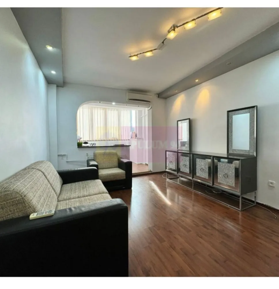Apartament 2 camere Dristor, langa metrou si Mall Parklake - Agentia Imobiliara Apulum 94, va prezinta spre vanzare un apartament 2 camere Dristor, decomandat, etaj 10/10, mobilat, utilat complet, bloc anvelopat termic, vedere stradală,.
Apartamentul este situat in zona Dristor 2., iar pe jos in 2 minute se ajunge la metrou si 10 minute la MAll Parklake, 
In zona sunt multiple avantaje din punct de vedere al traficului cu mijloace de transport public, avantaje comerciale.
Apartamentul a fost renovat recent, in prezent fiind inchiriat.