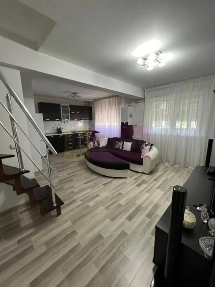 EXCEPTIONAL !!! Duplex, 3 camere in zona Colentine - Agentia Imobiliara Apulum 94 va propune spre vanzare un apartament duplex 3 camere etaj 5-6,suprafața 70 metri ,centrala proprie,electrocasnice și mobilier impecabil, a fost foarte puțin locuit.
Este poziționat cu vedere la lac,în fata blocului este stația de autobuz 282 la 300 m de Râul Colentina
Apartamentul este total amenajat,gresie,faianță,parchet,termopane și storuri exterioare din termopan