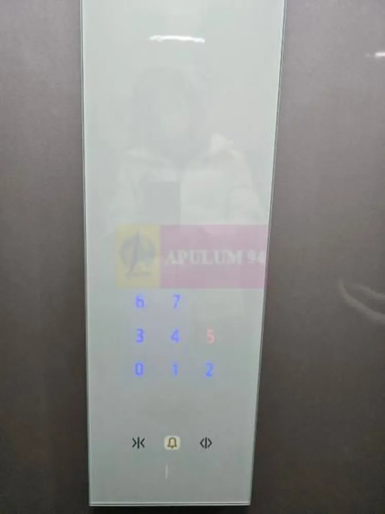 Apartament 2 camere/ OFERTA PROMOTIONALA/Finisaje premium/Predare imediata! - Agentia Apulum 94, va prezinta spre vânzare un Apartament 2 camerea finisat premium, situat într-un imobil modern cu regim de înălțime P+6E+7 retras.
Apartamentul este poziționata la etajul 6 din 7, beneficiază de lumină naturală echilibrată și se predă la cheie, cu predare imediată, fiind ideala atât pentru locuire, cât și pentru investiție.
✨Finisaje și dotări:
🔑Ușă de intrare Megadoor, lățime 100 cm – siguranță și design premium.
🚪Uși interioare PINUM, finisaj modern.
🪟Tâmplărie exterioară Salamander – 5 camere, izolație termică și fonică superioară
🚰🛁Bucătărie și baie placate cu marmură, echipate cu spoturi de iluminat încastrate
🚿Obiecte sanitare KOLO
🚿Baterii GROHE
🪵Parchet EGGER, 8 mm, trafic intens, durabil și elegant
🔥Centrală termică proprie pe gaz IMMERGAS
Utilități:
Apartamentul este conectat la toți furnizorii de utilități:
🔥gaz
energie electrică
apă – Apanova
canalizare – rețeaua orașului🔥