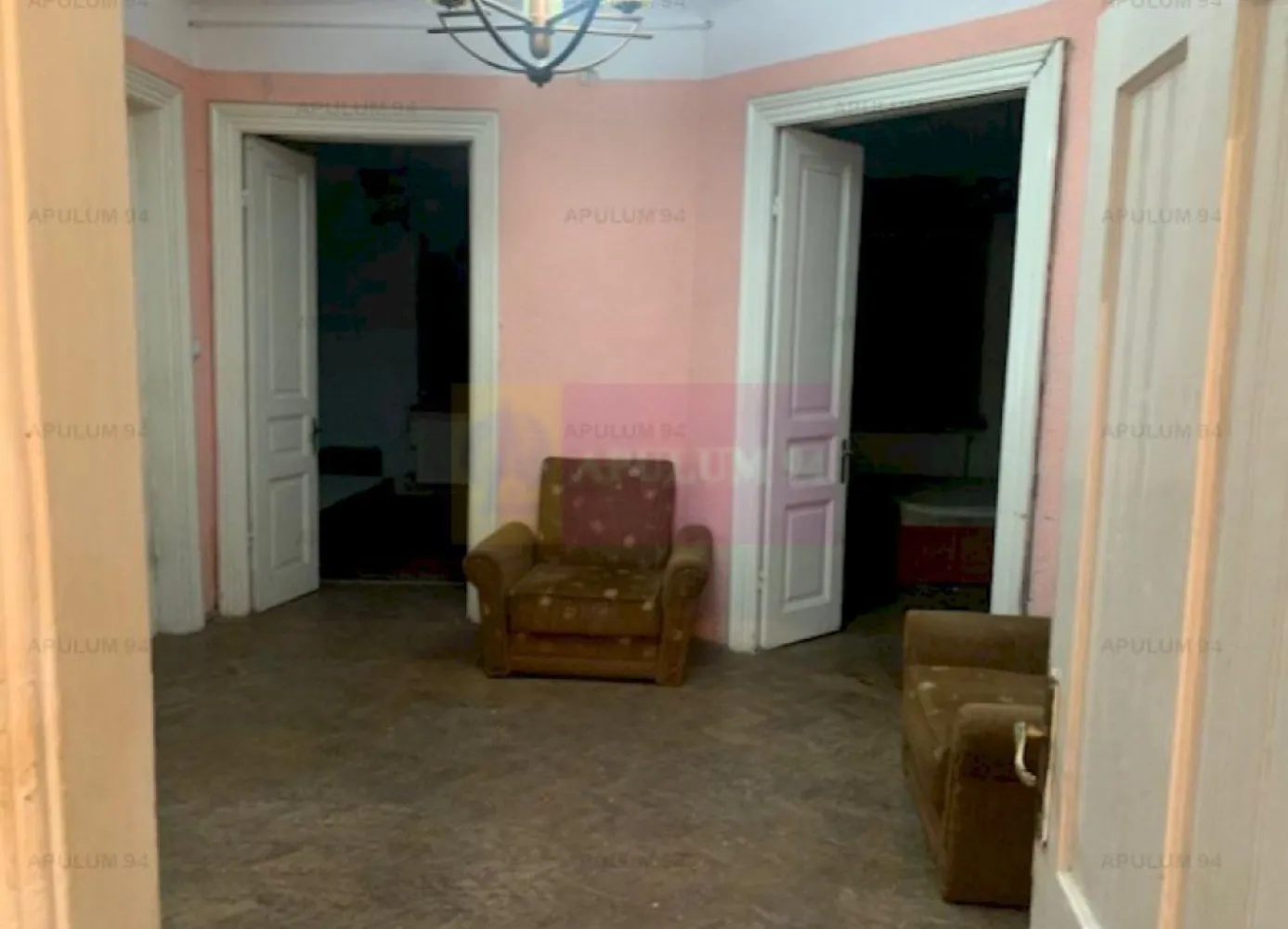 Casa Floreasca- Dinamo. - OCAZIE FOARTE RARA DE A LOCUI INTR-O ZONA FOARTE BUNA A CAPITALEI.
Compania imobiliara Apulum94 va propune o casa situata in zona Floreasca, in apropiere de Stadionul Dinamo. 
Zona este foarte apropiata de mijloacele de transport, mall, spital. 
Casa este demisol+ parter+ pod. Casa este pe stilul interbelic , din caramida, avand camere inalte si spatioase.
Pe teren sunt trase toate utilitatile- curent, gaze, apa, canal. 
Exista urbanism care incadreaza terenul in L1a- cu regim de inaltime de P+2; POT= 45%; CUT= 1,3.
Pentru vizionare si mai multe detalii nu ezitati sa ma contactati pe nr 0733683446- Laura Ionescu.