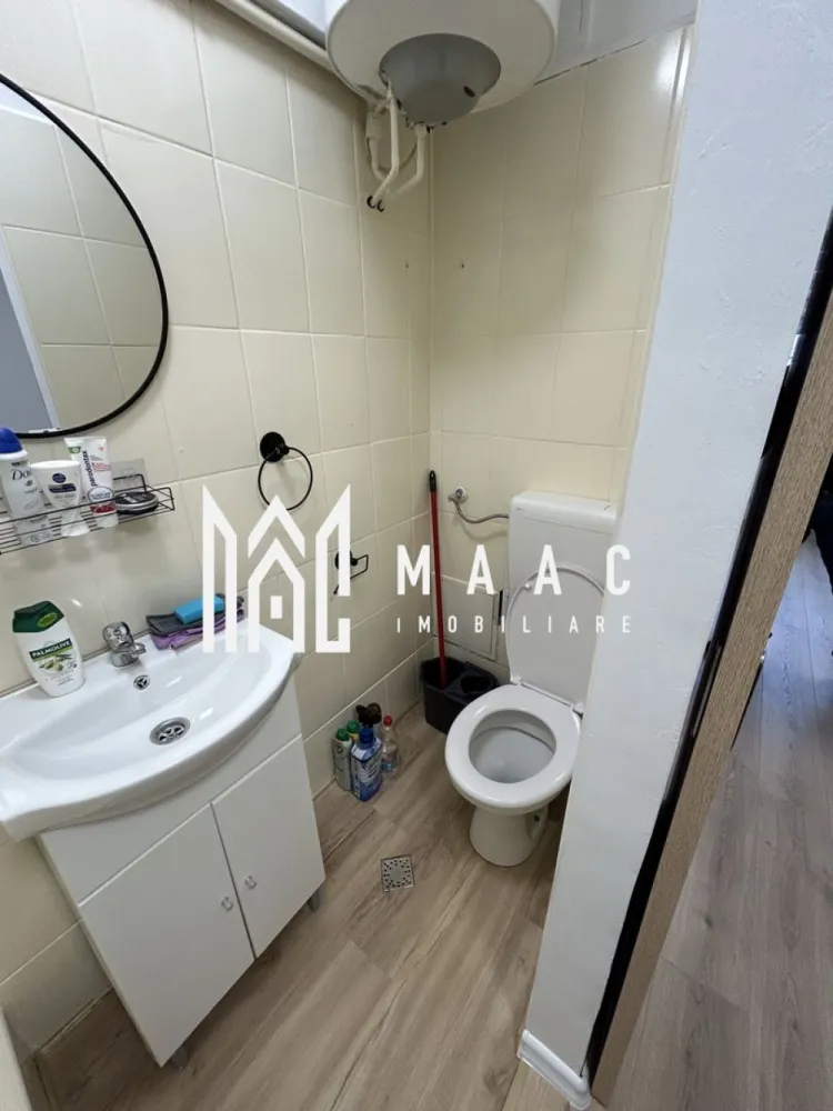 Garsonieră cochetă | Etaj 1 | Prima închiriere | Lazaret - Maac Imobiliare prezintă spre închiriere o garsonieră situată la etajul 1 din 4 al unui imobil din zona Lazaret.

Suprafață utilă: 18 mp
Etaj: 1 / 4

Garsoniera este parțial mobilată și utilată în momentul de față, cu mențiunea că până la sfârșitul lunii va fi completată cu dotările necesare: mașină de spălat, plită electrică, frigider și dulap pentru haine.

Locuința a fost complet renovată și se află la prima închiriere. Dispune de canapea extensibilă și este poziționată pe mijlocul clădirii, având un singur perete exterior, ceea ce contribuie la costuri reduse de întreținere.

Proprietatea este ideală pentru un student, o persoană singură sau un cuplu aflat la început de drum.

Prețul de închiriere este de 260 € / lună.

Pentru mai multe informații și programarea unei vizionări, vă rugăm să menționați codul proprietății: CP3095199.